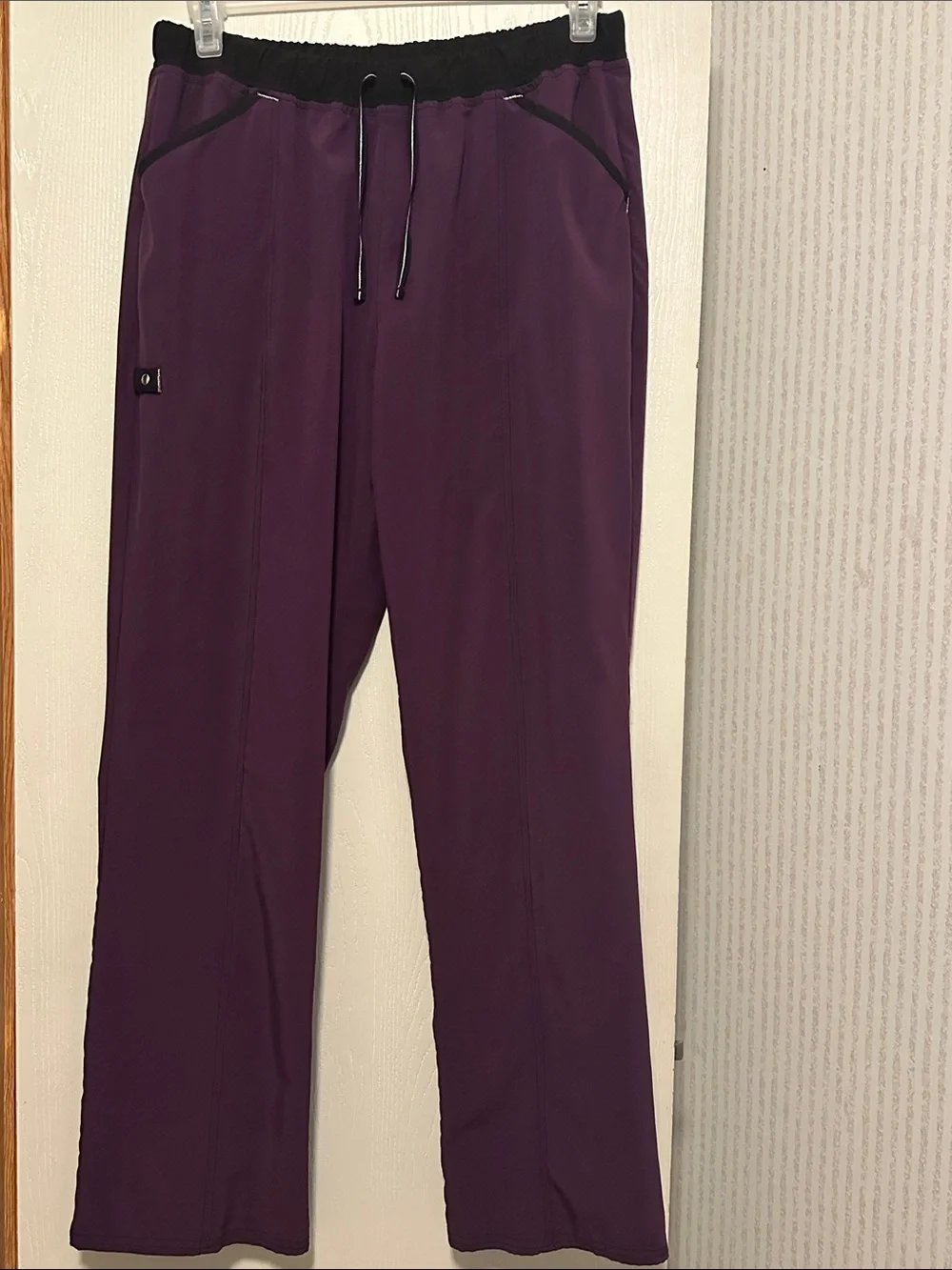 Set Women’s Drawstring scrubs